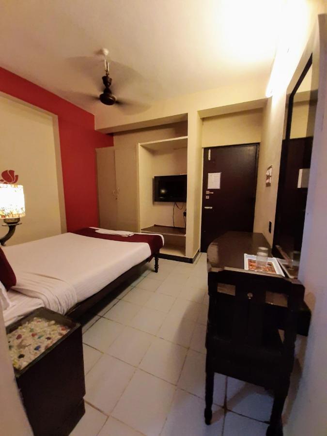 Ravi Krishna Inn ポンディシェリ エクステリア 写真